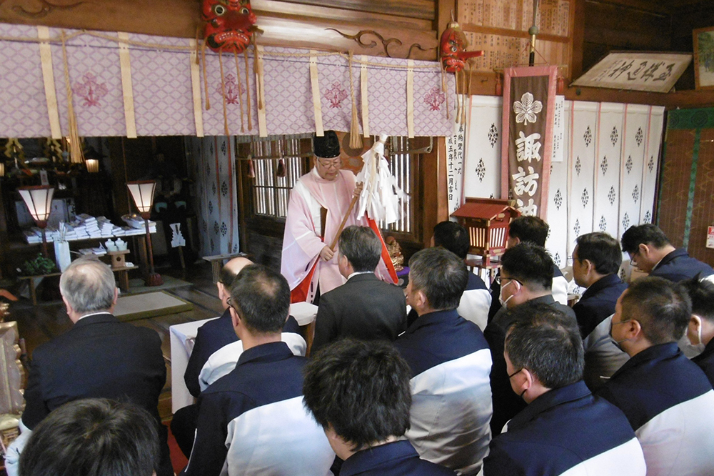 諏訪神社にて新年式を執り行いました