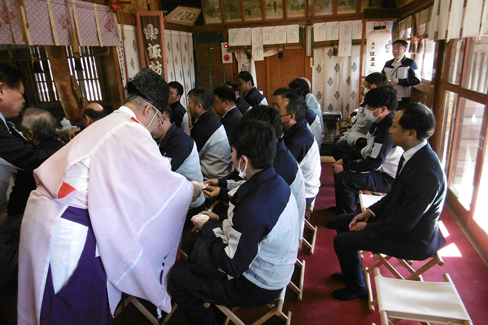 諏訪神社にて新年式を執り行いました